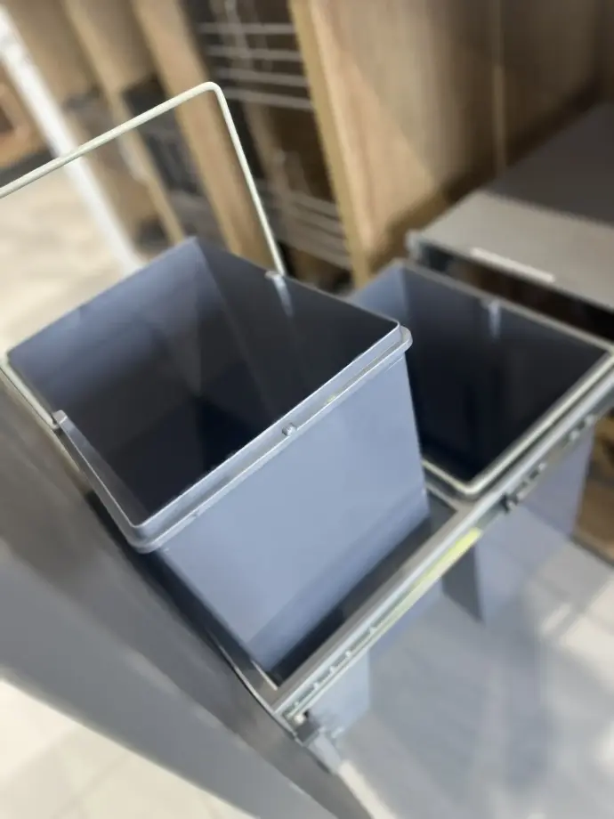 PISA Pull-Out Double Waste Bins