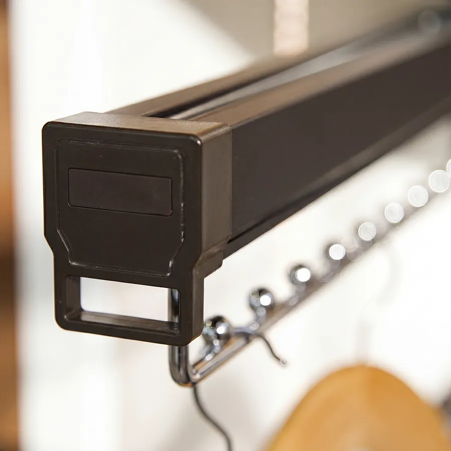 SEOUL Pull-Out 8 Bead Cloth Hanger4.webp
