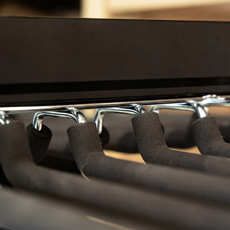 CAPE Pull-Out Double Trousers Hanger2.webp